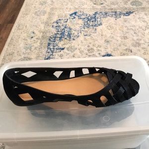Black flat sandals